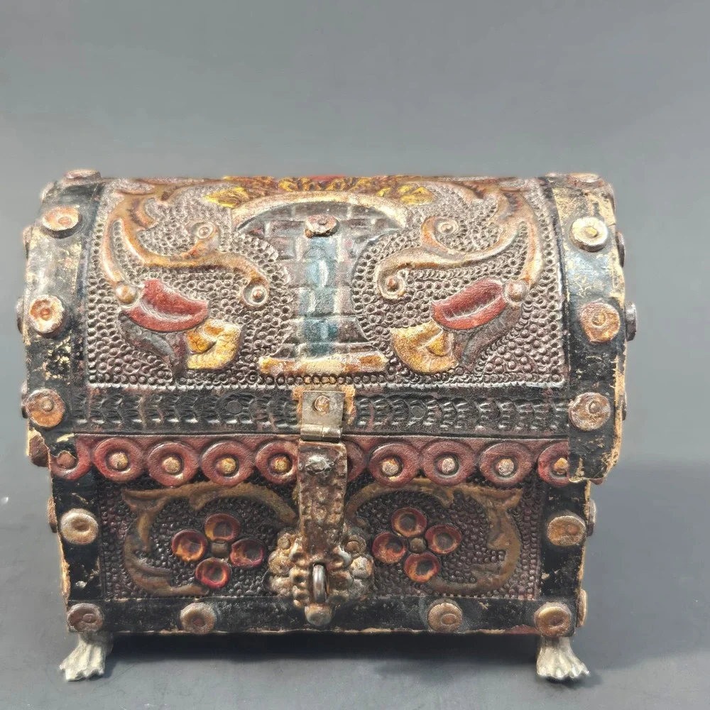 Antique Peruvian Tooled Leather Dome Chest Vintage Trinket Box Claw Feet 5
